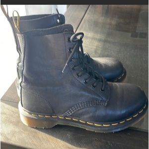 ❤️Dr. Martens black boots Pascal - goth or any day look size 7